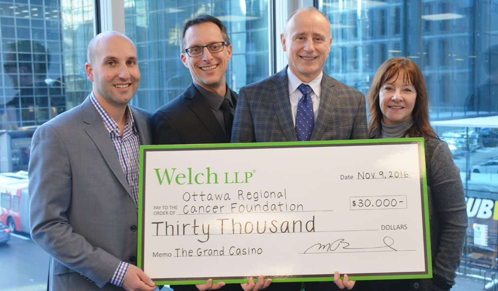 La soirée The Grand Casino: Betting Against Cancer organisée par Welch LLP a rapporté 30 000 $ au programme de retour au travail de la Fondation du cancer de la région d’Ottawa